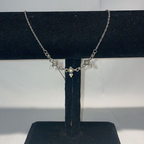 Delicate necklace with diamonds and clovers - Picture 1 of 7